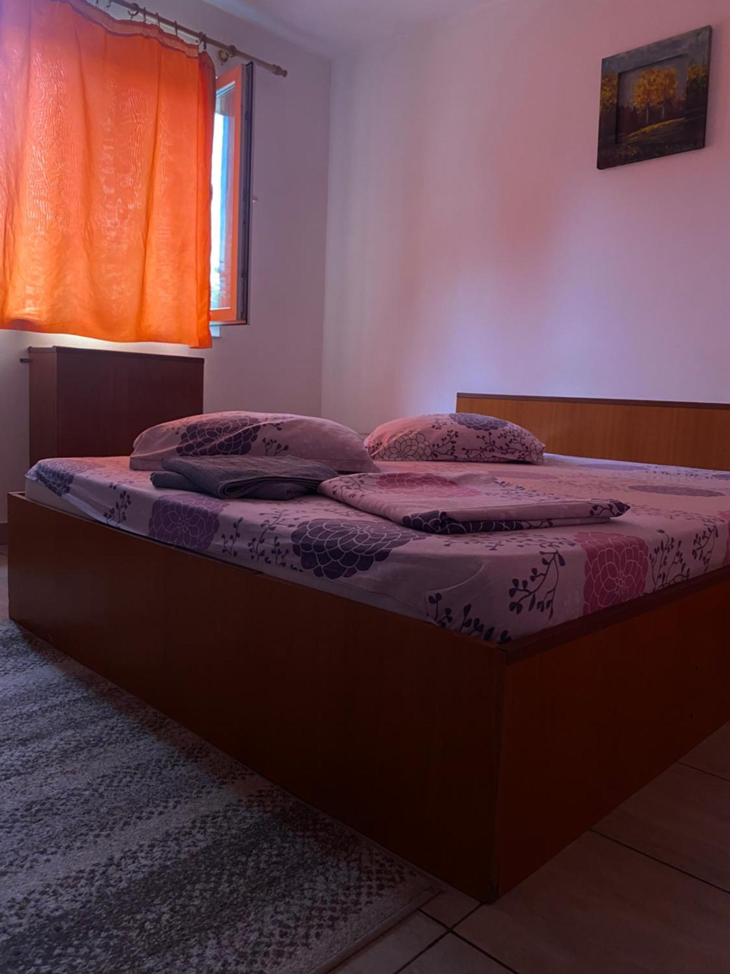 Вилла Quiet Garden 1St Floor Бухарест Экстерьер фото